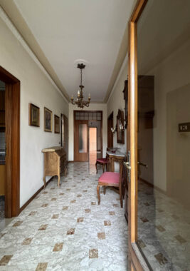 VILLA TRIFAMILIARE STORICA