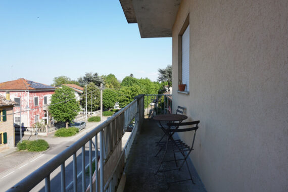 SPAZIOSO PENTALOCALE CON GIARDINO