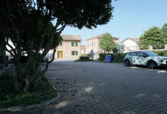 SPAZIOSO PENTALOCALE CON GIARDINO