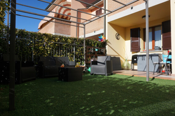 SPLENDIDA MAISONETTE CON GIARDINO
