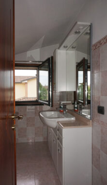 VILLA INDIPENDENTE CON GIARDINO