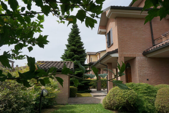 VILLA INDIPENDENTE CON GIARDINO
