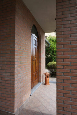 VILLA INDIPENDENTE CON GIARDINO