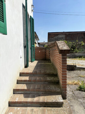 PORZIONE DI CASA A SCHIERA DI TESTA RISTRUTTURATA