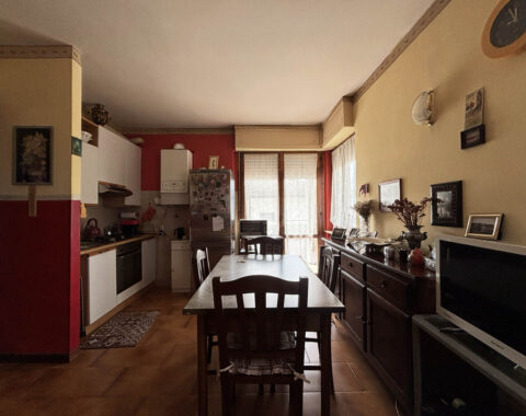 TRILOCALE LUMINOSO CON AMPIO TERRAZZO