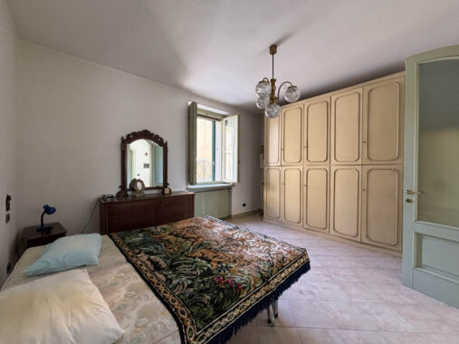 PORZIONE DI CASA A SCHIERA DI TESTA RISTRUTTURATA