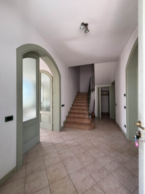 PORZIONE DI CASA A SCHIERA DI TESTA RISTRUTTURATA