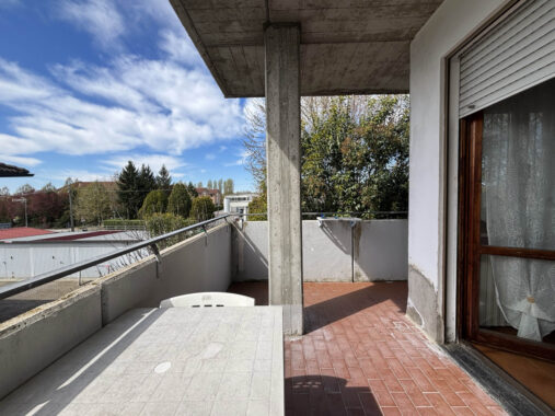 TRILOCALE LUMINOSO CON AMPIO TERRAZZO