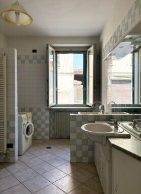 PORZIONE DI CASA A SCHIERA DI TESTA RISTRUTTURATA