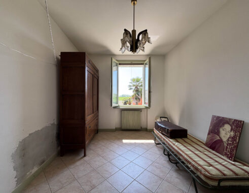 PORZIONE DI CASA A SCHIERA DI TESTA RISTRUTTURATA