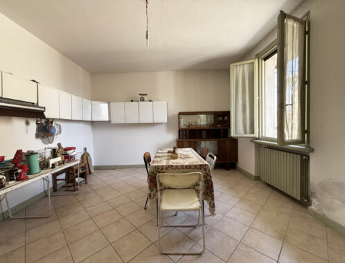 PORZIONE DI CASA A SCHIERA DI TESTA RISTRUTTURATA