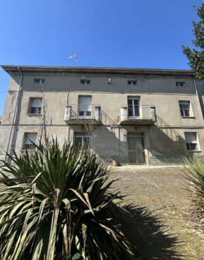 TRIFAMILIARE CON GIARDINO E FABBRICATO ACCESSORIO IN CAMPAGNA PARMENSE