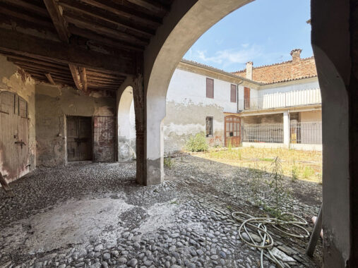 PRESTIGIOSO PALAZZO STORICO DA VALORIZZARE