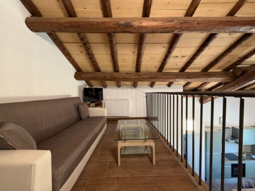 TRILOCALE ZONA CASALFOSCHINO SOLO AFFITTI TRANSITORI UTENZE COMPRESE