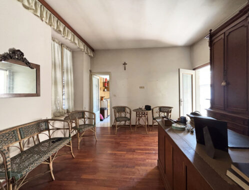 PRESTIGIOSO PALAZZO STORICO DA VALORIZZARE