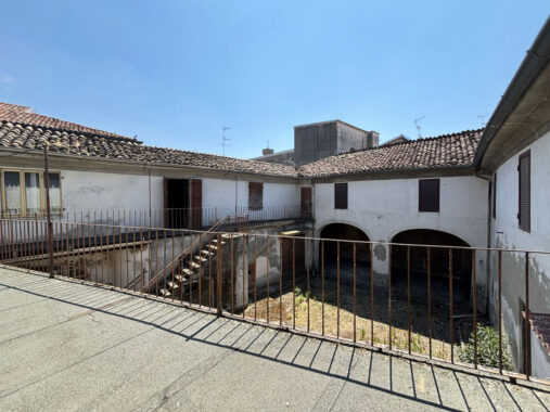 PRESTIGIOSO PALAZZO STORICO DA VALORIZZARE