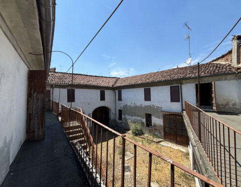 PRESTIGIOSO PALAZZO STORICO DA VALORIZZARE