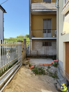 PORZIONE DI BIFAMILIARE AL GREZZO AVANZATO