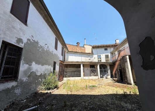 PRESTIGIOSO PALAZZO STORICO DA VALORIZZARE