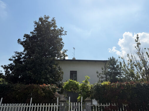 SPLENDIDA PORZIONE DI BIFAMILIARE CON AMPIO GIARDINO