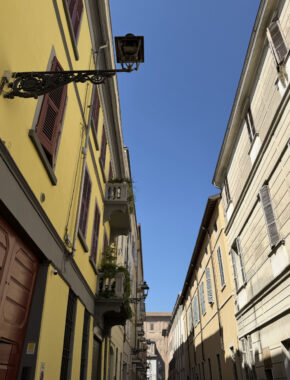 PENTALOCALE DI CHARME CON AFFACCIO SU PIAZZA GHIAIA