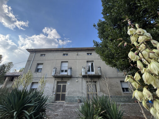 BIFAMILIARE CON GIARDINO E AREA CORTILIZIA