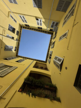 PENTALOCALE DI CHARME CON AFFACCIO SU PIAZZA GHIAIA