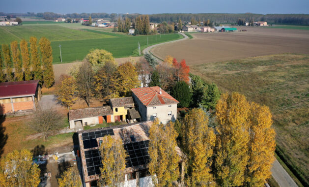 BIFAMILIARE CON GIARDINO E AREA CORTILIZIA