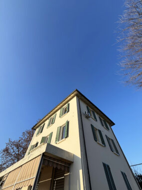 TRILOCALE IN TRIFAMILIARE