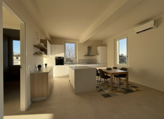 MONOLOCALE RISTRUTTURATO IN TRIFAMILIARE