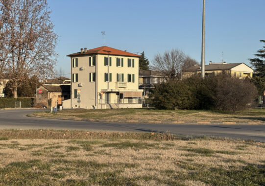 BILOCALE RISTRUTTURATO IN TRIFAMILIARE