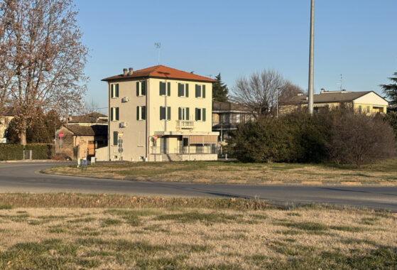 BILOCALE RISTRUTTURATO IN TRIFAMILIARE