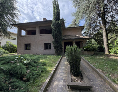 VILLA CONTEMPORANEA DI GRANDE CHARME