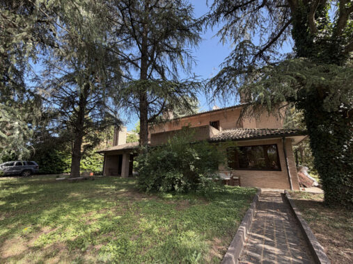 VILLA CONTEMPORANEA DI GRANDE CHARME