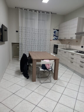 ACCOGLIENTE QUADRILOCA PER AFFITTI TRANSITORI A STANZE