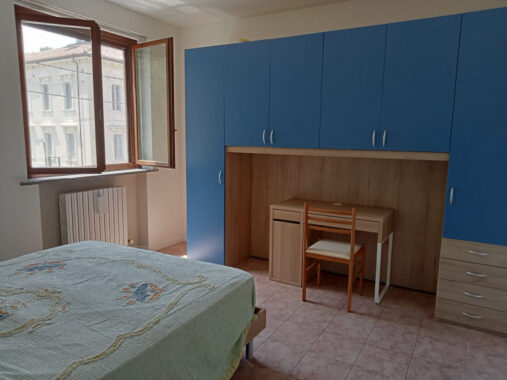 TRILOCALE AFFITTO A STANZE SOLO TRANSITORI