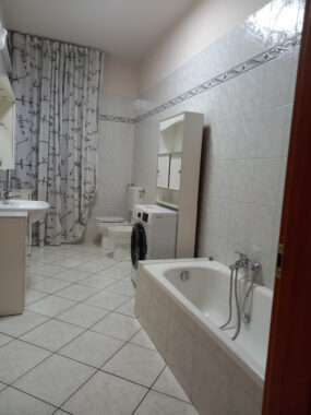 ACCOGLIENTE QUADRILOCA PER AFFITTI TRANSITORI A STANZE