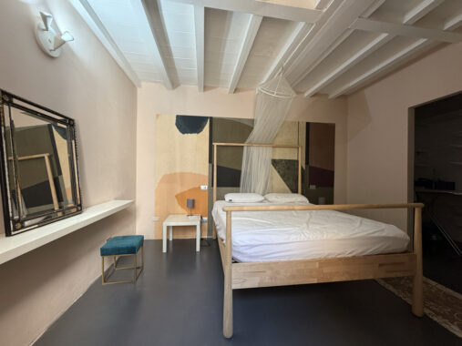 BILOCALE DI DESIGN IN CENTRO STORICO