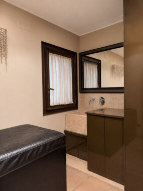 VILLA CONTEMPORANEA DI GRANDE CHARME