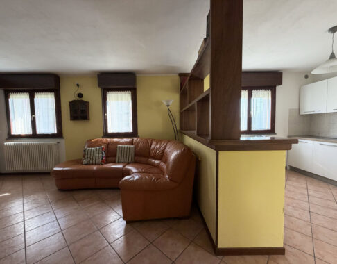 ELEGANTE QUADRILOCALE SU DUE LIVELLI