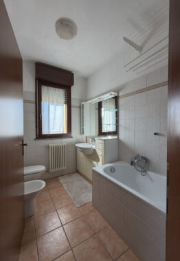 ELEGANTE QUADRILOCALE SU DUE LIVELLI