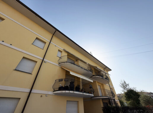 ELEGANTE QUADRILOCALE SU DUE LIVELLI