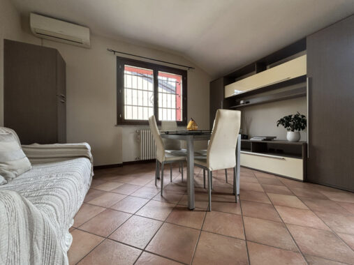 BILOCALE MODERNO IN PICCOLA PALAZZINA