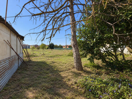 CASA INDIPENDENTE SPAZI AMPI E TERRENO