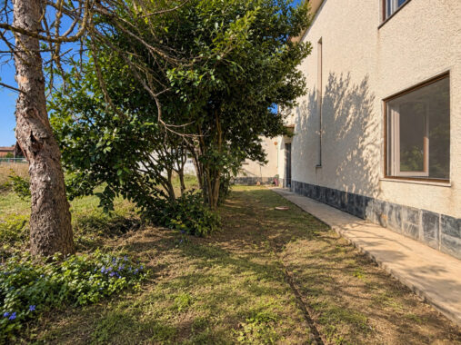 CASA INDIPENDENTE SPAZI AMPI E TERRENO