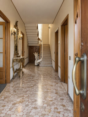 CASA INDIPENDENTE SPAZI AMPI E TERRENO