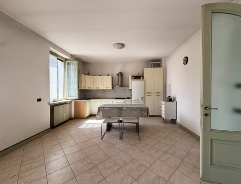 PORZIONE DI CASA A SCHIERA DI TESTA RISTRUTTURATA