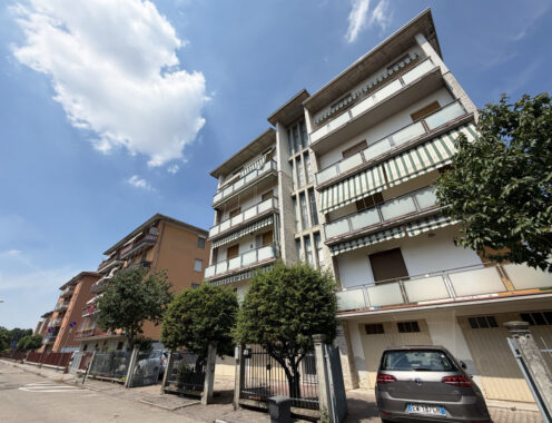 TRILOCALE AMPIO E MOLTO LUMINOSO IN ZONA PRESTIGIOSA