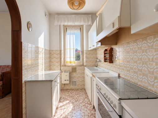 CASA INDIPENDENTE SPAZI AMPI E TERRENO