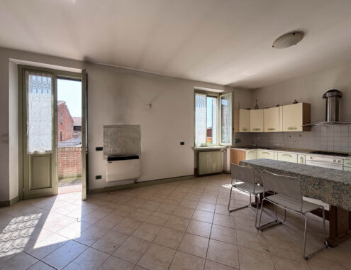 PORZIONE DI CASA A SCHIERA DI TESTA RISTRUTTURATA
